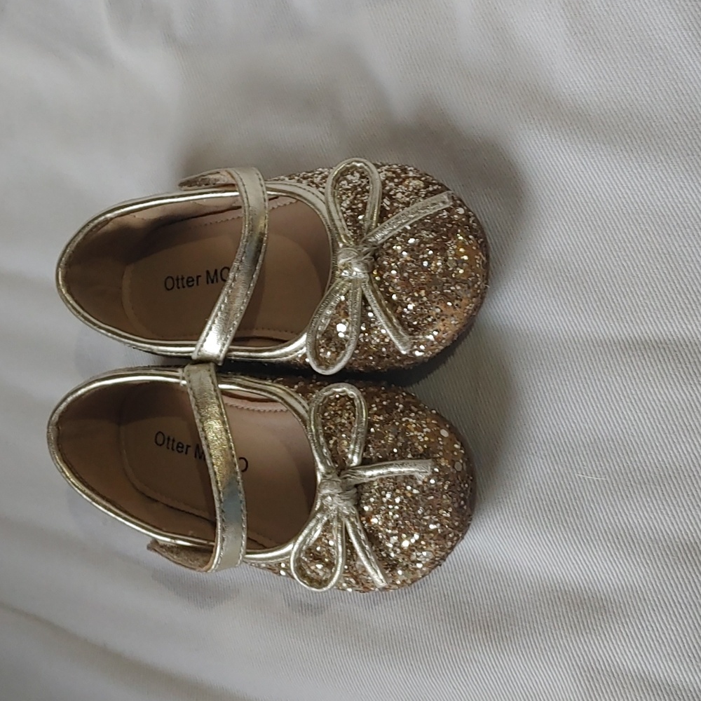 Otter momo sparkle shoes